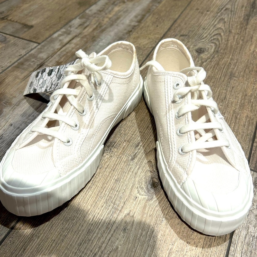 Girls Superga Sneakers. Size 2. NWOB
